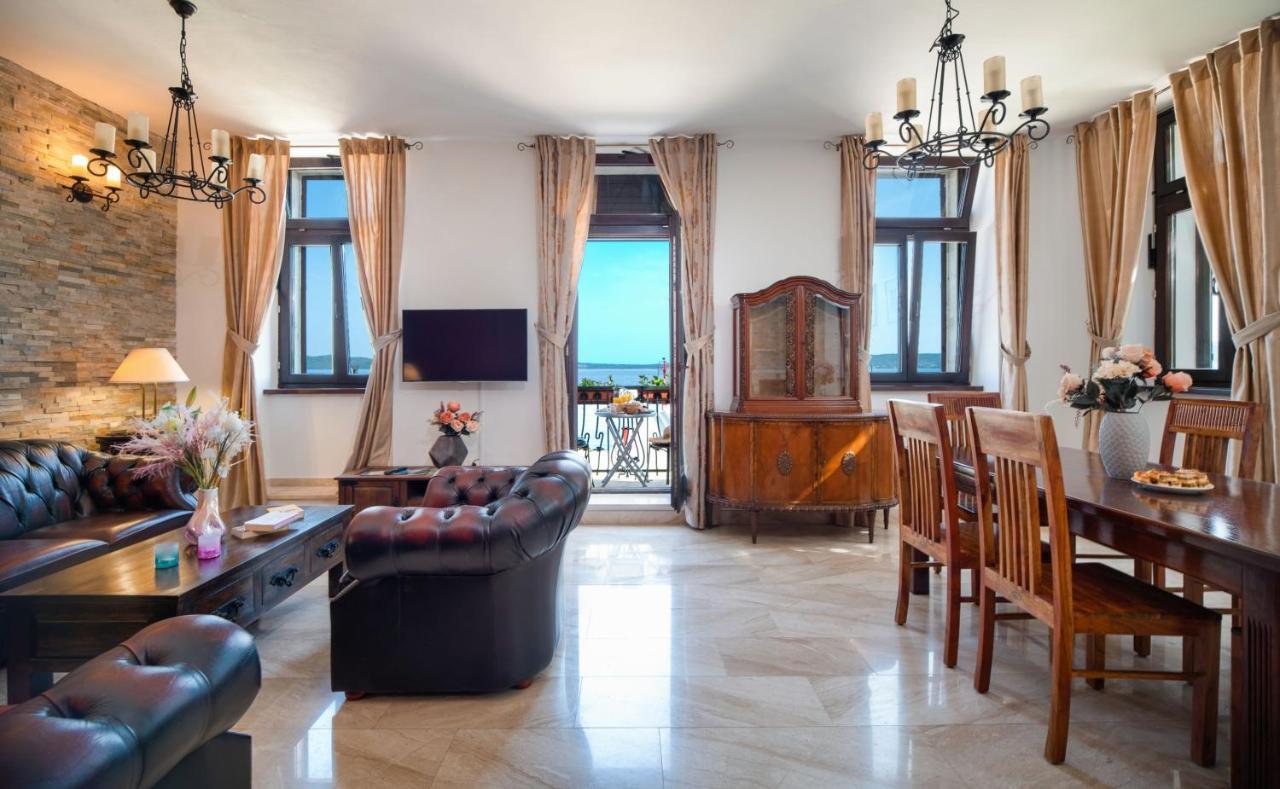 Luxury Apartments Perko Kaštela エクステリア 写真