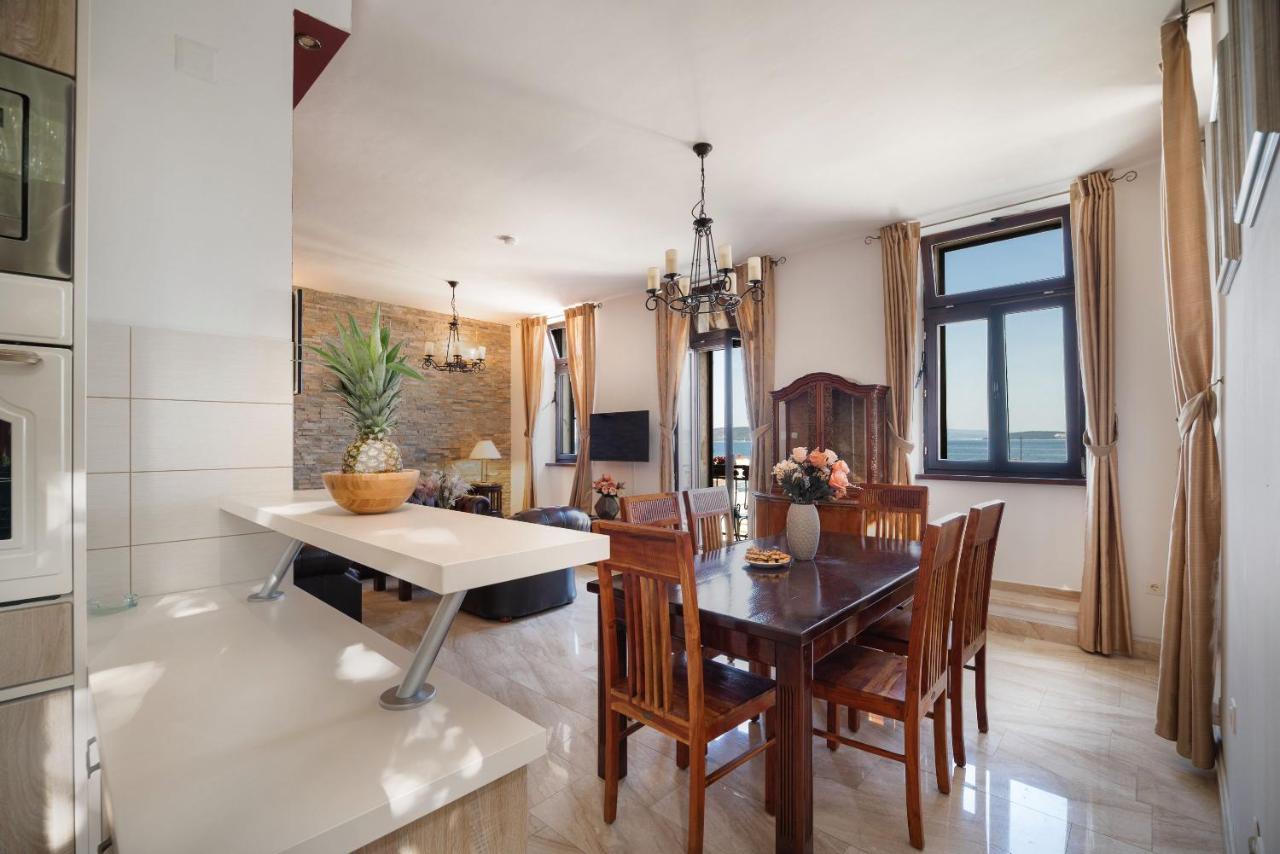 Luxury Apartments Perko Kaštela エクステリア 写真