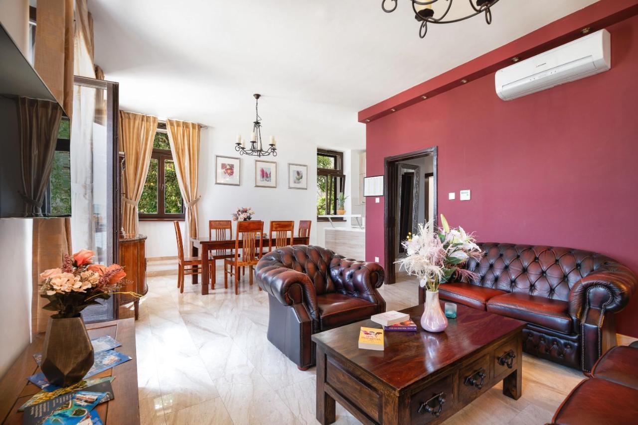 Luxury Apartments Perko Kaštela エクステリア 写真