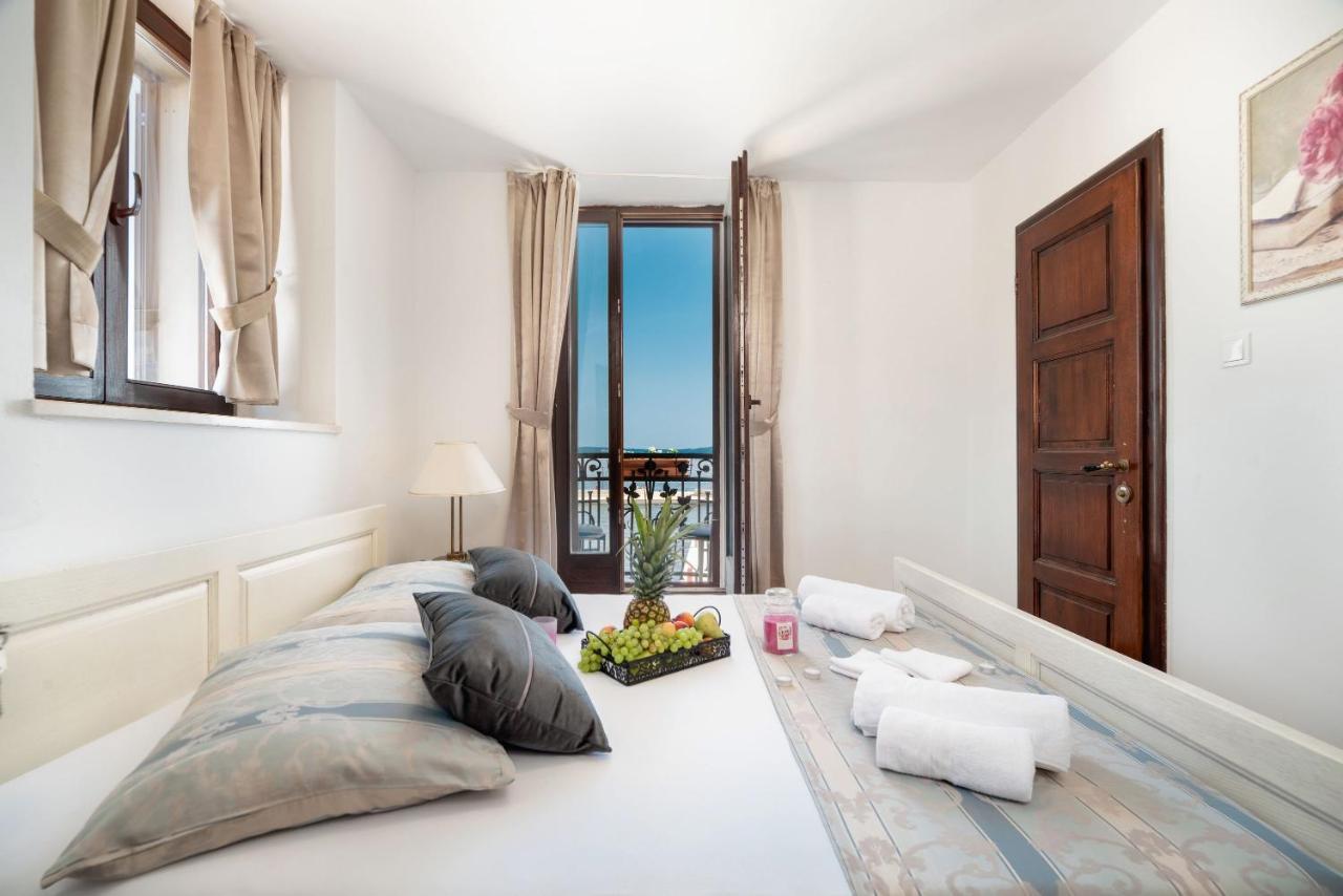 Luxury Apartments Perko Kaštela エクステリア 写真