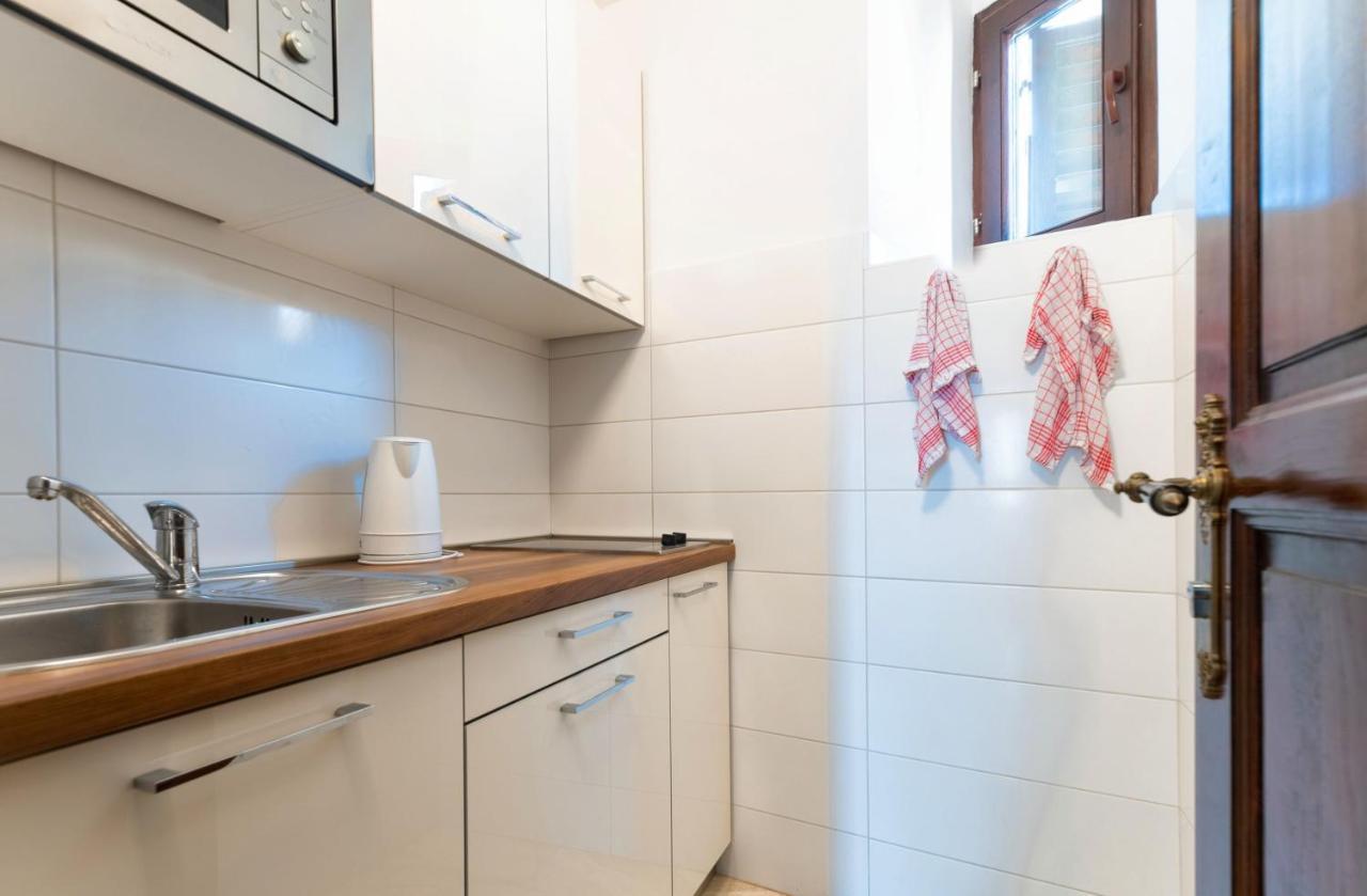 Luxury Apartments Perko Kaštela エクステリア 写真